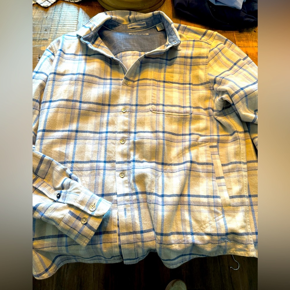 Tommy Bahama Flannel w/pockets Lg